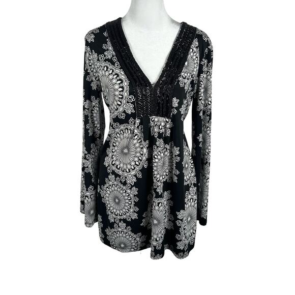 INC International Concepts Black Long Sleeve Stretch Top Medium Embellished - Picture 1 of 4